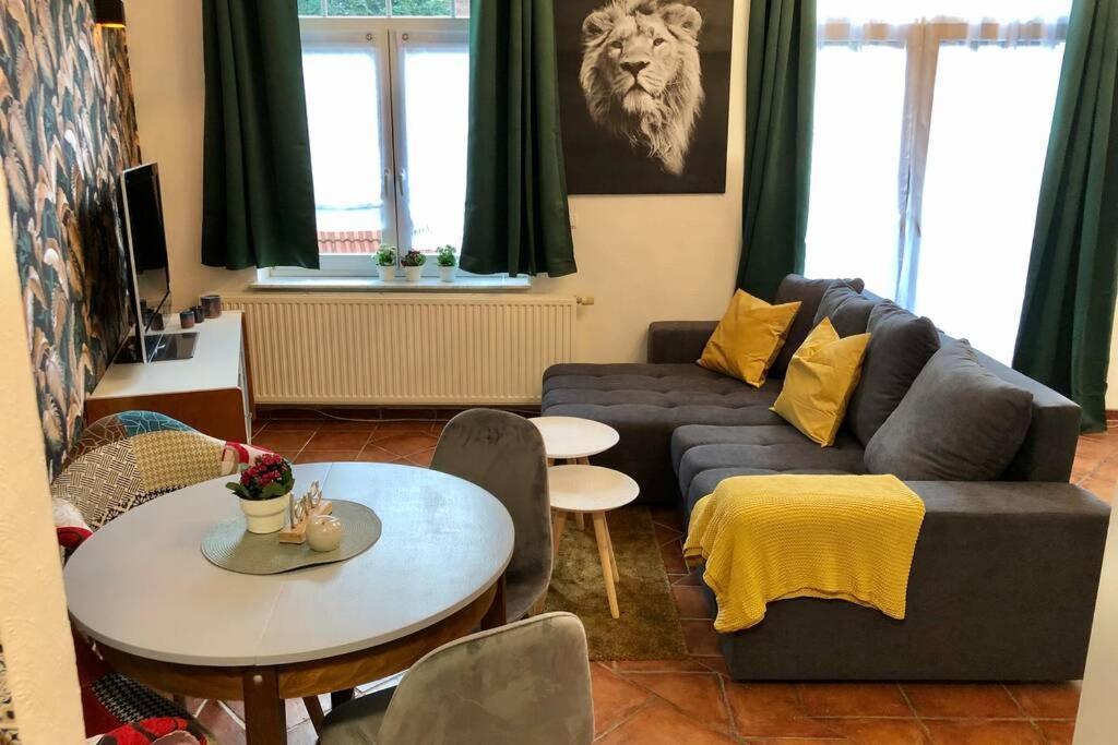 Apartment Zum Goldenen Loewen Inkl. Parkplatz & Wlan Erfurt Exterior photo