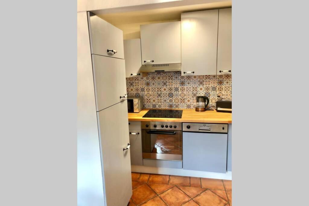 Apartment Zum Goldenen Loewen Inkl. Parkplatz & Wlan Erfurt Exterior photo